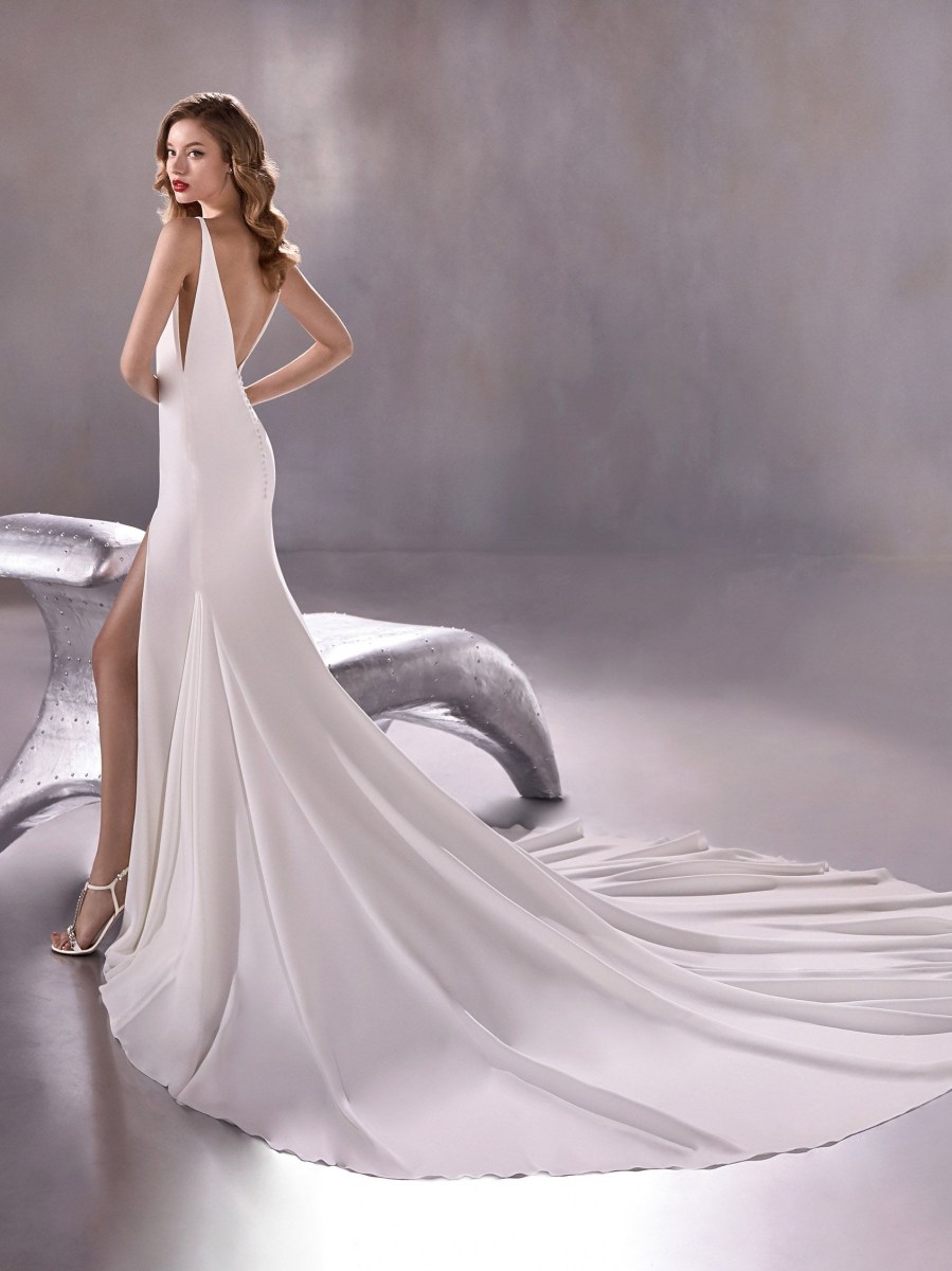 BLUE_MOON_ATELIER_PRONOVIAS_back