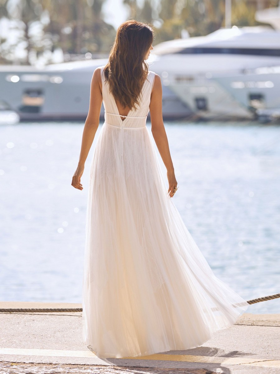 BREONNA_PRONOVIAS_BACK