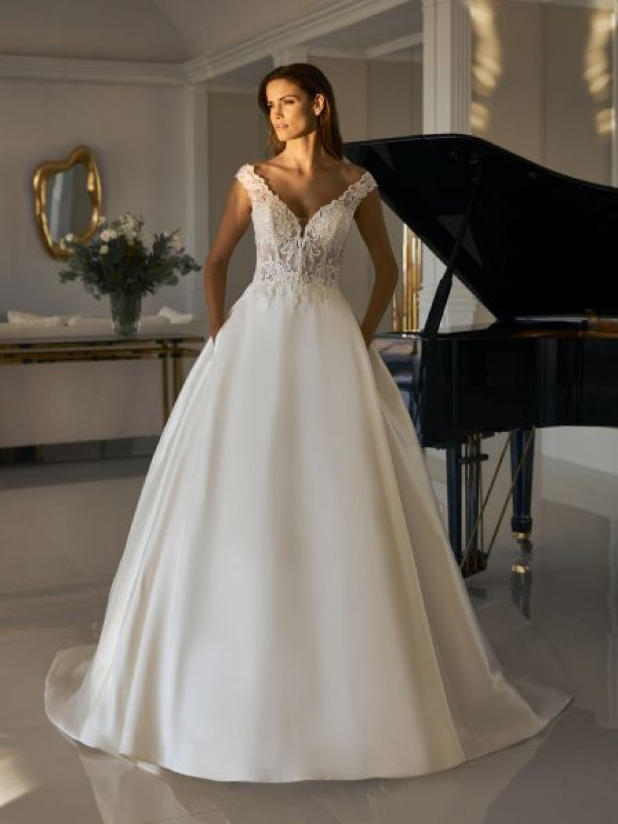 CHARLESTON_PRONOVIAS_FRONT