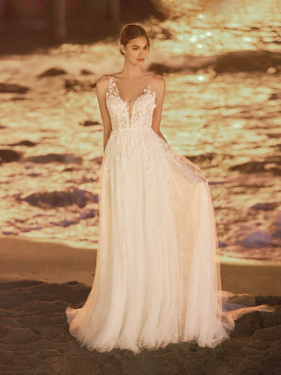 IMANI_PRONOVIAS_FRONT
