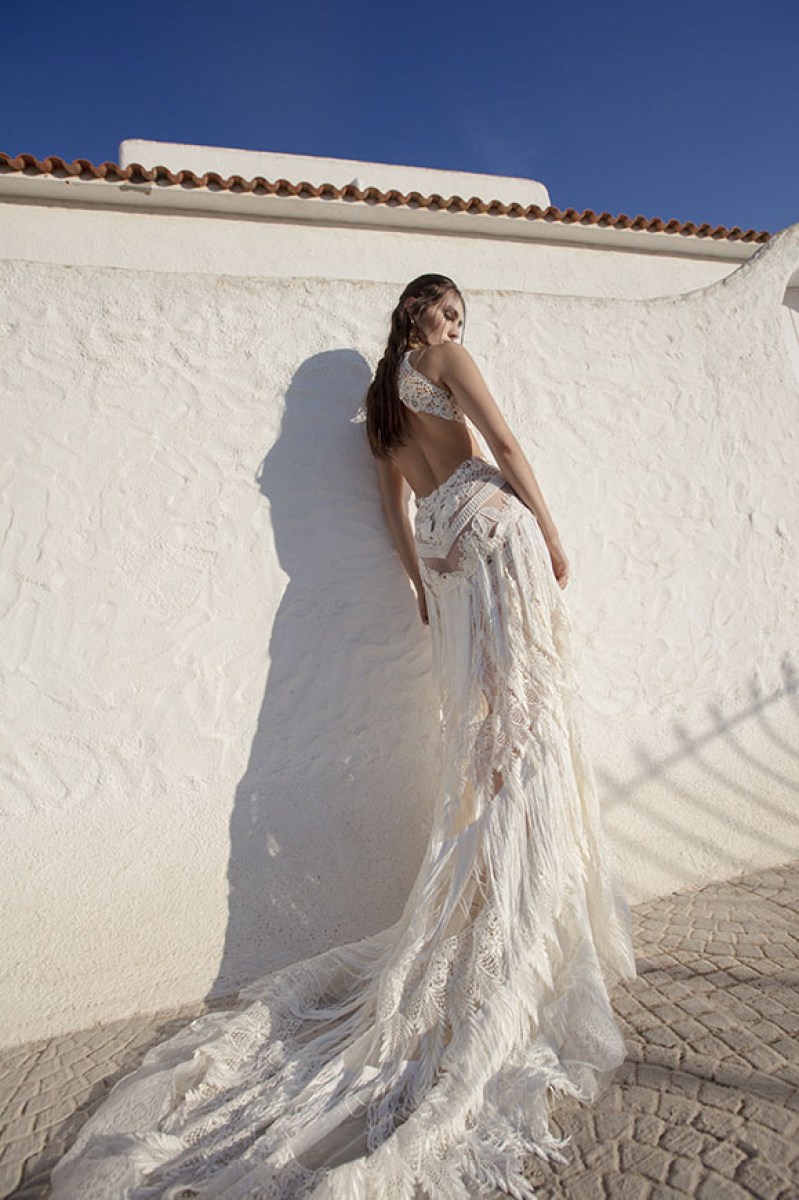LUA_YOLAN_CRIS_BACK