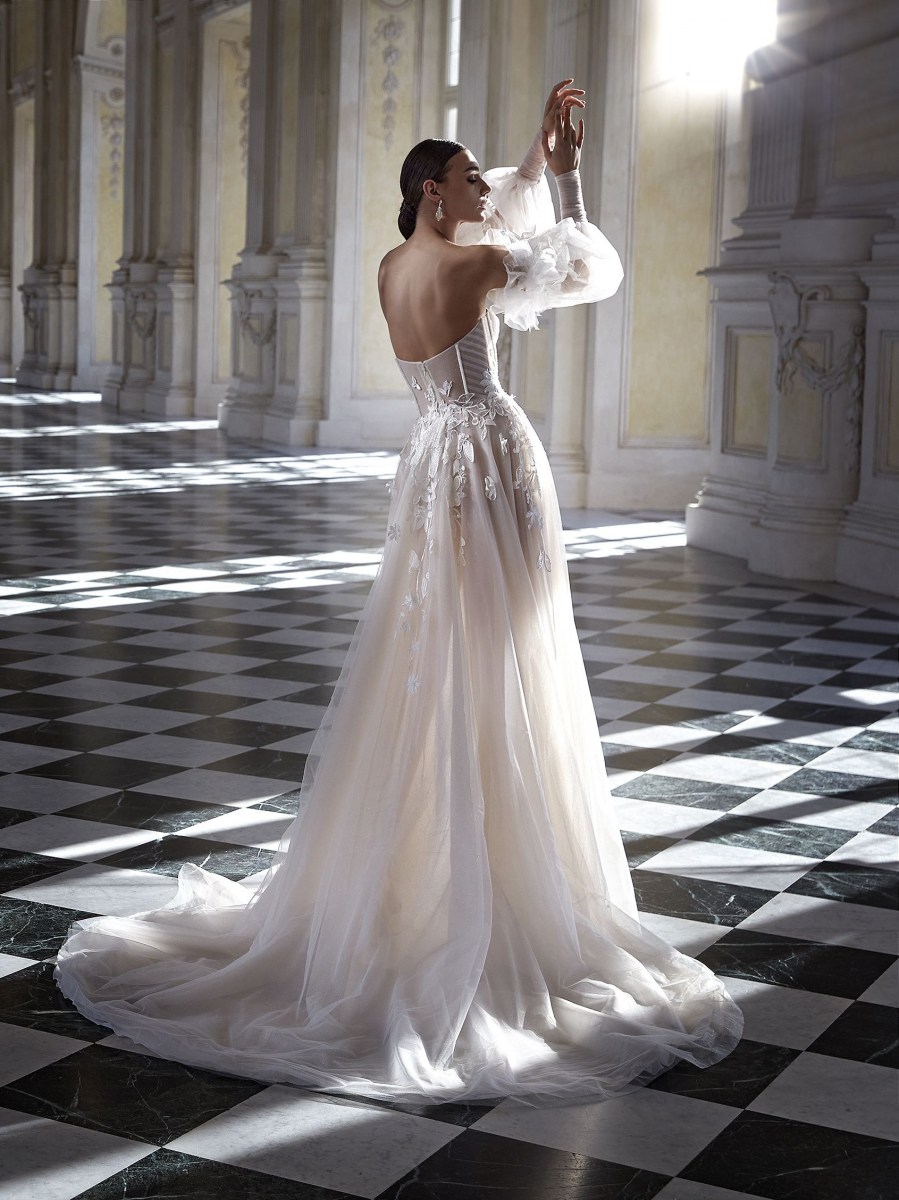 LUCIA_PRONOVIAS_PRIVEE_BACK